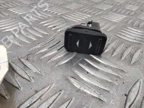 Used Right front window switch Right front window switch FORD MONDEO IV (BA7) 1.8 TDCi (125 hp) 28738807 28738807