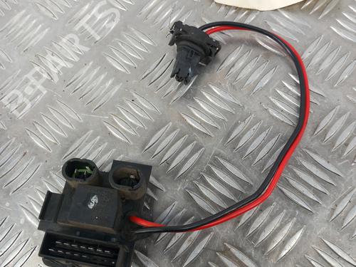 Używane Rezystor dmuchawy RENAULT CLIO II Hatchback Van (SB0/1/2_) 1.9 D (SB0R) (54 hp) 28739220