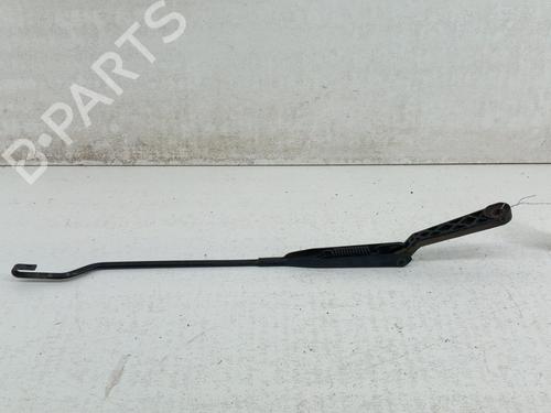 Used Front windshield wiper arm NISSAN MICRA II (K11) 1.0 i 16V (K11) (60 hp) 28761511