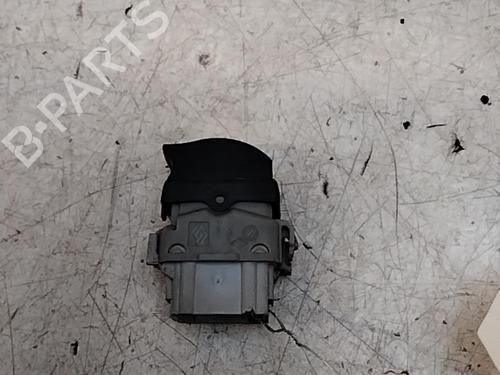Used Right front window switch Right front window switch RENAULT SCÉNIC II (JM0/1_) 1.9 dCi (JM0G, JM12, JM1G, JM2C) (120 hp) 28748859 28748859