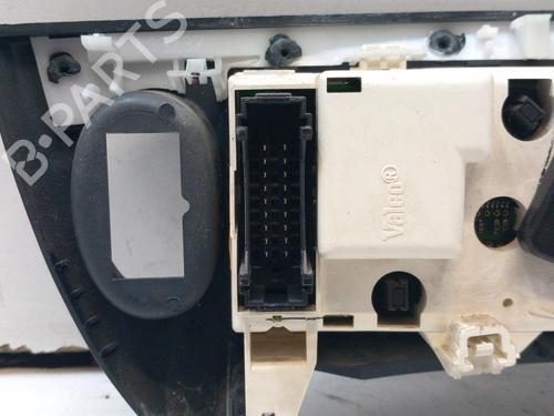 Used Climate control RENAULT MEGANE I (BA0/1_) 1.6 e (BA0F, BA0S) (90 hp) 28755803