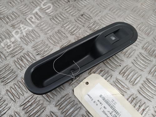 Used Right front window switch Right front window switch RENAULT TWINGO III (BCM_, BCA_) 0.9 TCe 90 (BCM9, BCM2) (90 hp) 32335282 32335282
