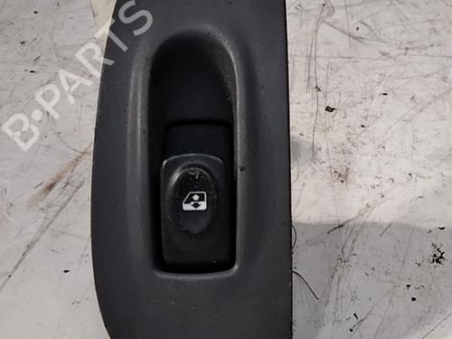 Mando elevalunas delantera derecho RENAULT MEGANE I (BA0/1_) 1.9 dCi (BA05, BA1F) (102 hp) 28786850