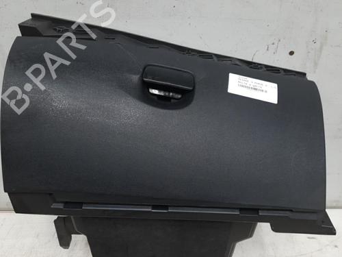 Used Glove box RENAULT MEGANE III Hatchback (BZ0/1_, B3_) 1.5 dCi (BZ0C) (90 hp) 28772406