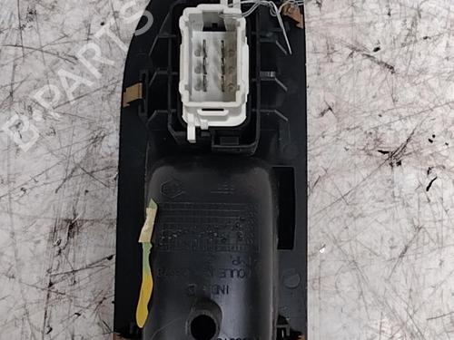 Used Right rear window switch RENAULT LAGUNA II Grandtour (KG0/1_) 1.9 dCi (KG0G) (120 hp) 28771700