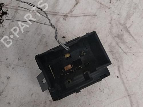 Used Warning switch VW POLO IV (9N_, 9A_) 1.4 TDI (70 hp) 28776380