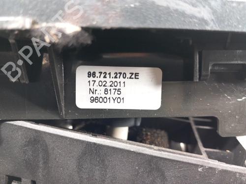 Gear lever PEUGEOT 3008 I MPV (0U_) 1.6 HDi | BP30506483M90