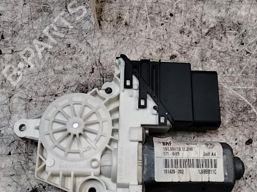 Rudehejsemotor bagstkærm venstre VW GOLF IV (1J1) 1.9 TDI (90 hp) 28787176