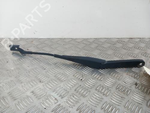 Used Front windshield wiper arm FORD FIESTA VI (CB1, CCN) 1.4 TDCi (70 hp) 28783172
