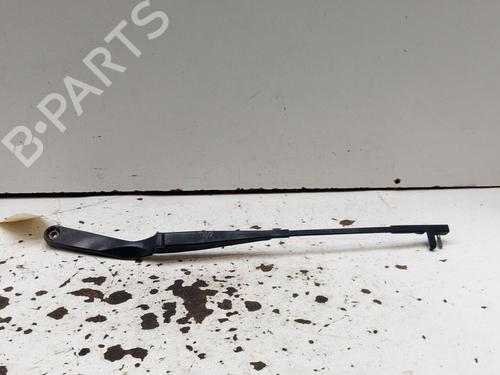 Used Front windshield wiper arm VW POLO IV (9N_, 9A_) 1.4 16V (75 hp) 28766697