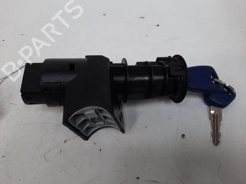 Clé de contact FIAT PUNTO (188_) 1.3 JTD 16V (70 hp) 28770013