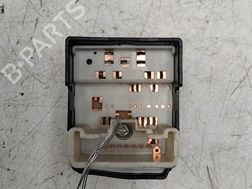 Commande retroviseurs TOYOTA RAV 4 II (_A2_) 2.0 D 4WD (CLA20_, CLA21_, CLA20R, CLA21R) (116 hp) 28748682