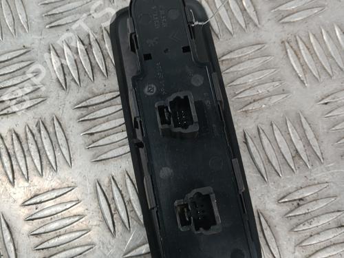 Used Left front window switch Left front window switch PEUGEOT 807 (EB_) 2.0 HDi (107 hp) 30338713 30338713
