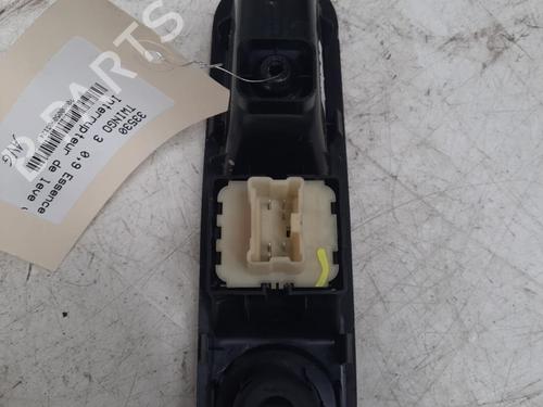 Used Left front window switch Left front window switch RENAULT TWINGO III (BCM_, BCA_) 0.9 TCe 90 (BCM9, BCM2) (90 hp) 28763697 28763697