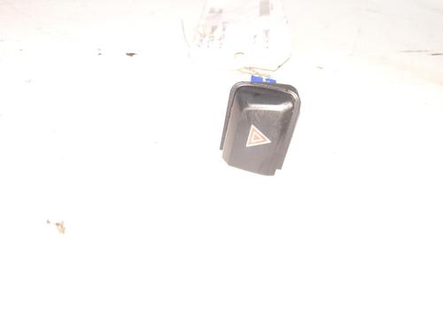 Used Warning switch Warning switch PEUGEOT 208 I (CA_, CC_) 1.4 HDi (68 hp) 28770076 28770076