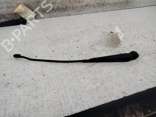 Used Front windshield wiper arm FORD FIESTA IV (JA_, JB_) 1.8 D (60 hp) 28743262
