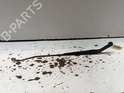 Used Front windshield wiper arm OPEL AGILA A (H00) 1.2 16V (F68) (75 hp) 28749238