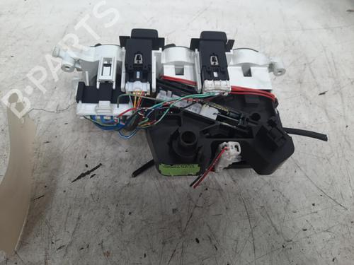 Used Climate control NISSAN PRIMERA (P11) 2.0 16V (131 hp) 28761043
