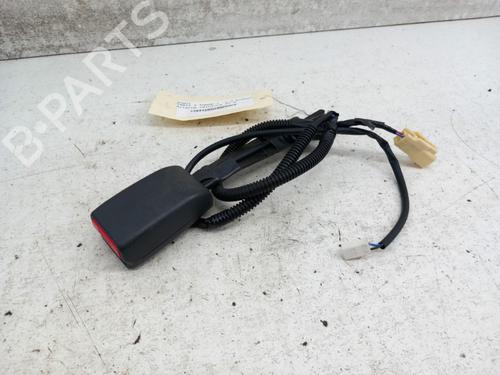 Used Seat buckle TOYOTA YARIS (_P9_) 1.4 D-4D (NLP90_, NLP90R) (90 hp) 28734688