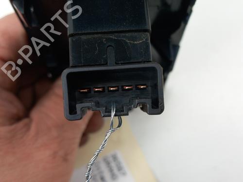 Used Right front window switch Right front window switch SUZUKI GRAND VITARA II (JT, TE, TD) 1.9 DDiS All-wheel Drive (JT419, TD44, JB419WD, JB419XD,... (129 hp) 28762131 28762131