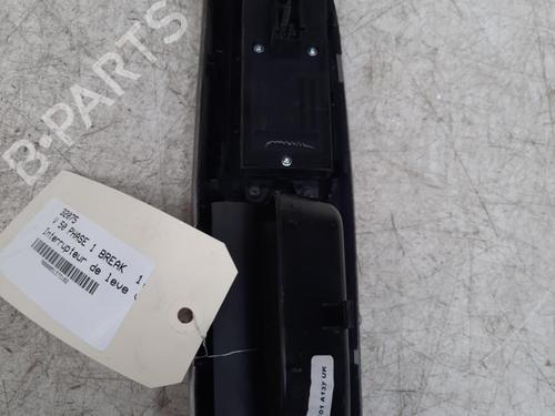 Used Left front window switch VOLVO V50 (545) 1.6 D (110 hp) 28774657