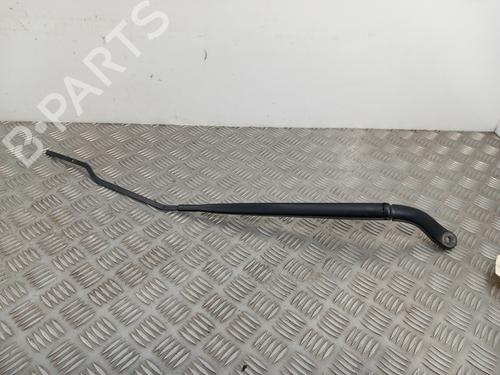 Used Front windshield wiper arm RENAULT MEGANE IV Grandtour (K9A/M/N_) 1.2 TCe 130 (K9MR) (130 hp) 29453573