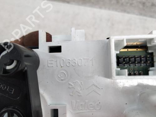 Climate control PEUGEOT 208 I (CA_, CC_) 1.2 VTI 82 | BP28738006I5 