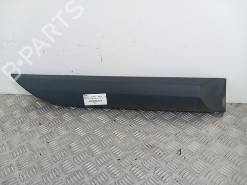 Used Door moulding trim RENAULT MEGANE III Grandtour (KZ0/1) 1.5 dCi (KZ09, KZ0D, KZ1G, KZ29, KZ14, KZ1W, KZ10, KZ1F,... (110 hp) 28740012