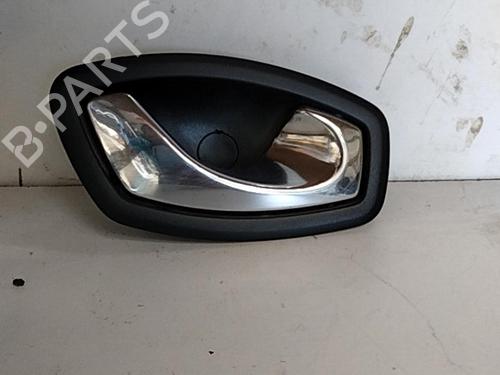 Høyre foran invendig håndtak RENAULT CAPTUR I (J5_, H5_) 1.5 dCi 90 (J5N4, J5M5, J5MW, J5M6, J5AL, J5AJ) (90 hp) 28763349