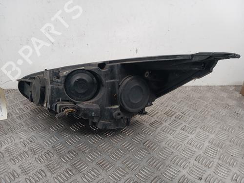 Used Right headlight Right headlight FORD FOCUS III Turnier 1.6 TDCi (115 hp) 32864257 32864257