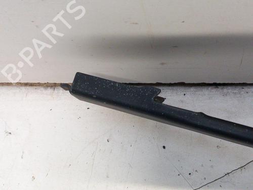 Used Front windshield wiper arm PEUGEOT 307 CC (3B) 2.0 16V (136 hp) 28758895