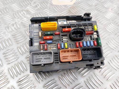 Used Fuse box Fuse box PEUGEOT 3008 I MPV (0U_) 1.6 HDi (114 hp) 28740093 28740093