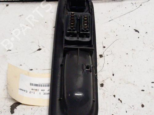Used Left front window switch RENAULT TWINGO I (C06_) 1.2 (C066, C068) (58 hp) 28748196