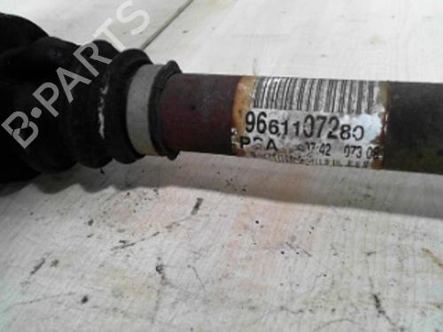 Used Right front driveshaft PEUGEOT 308 I (4A_, 4C_) 1.6 HDi (90 hp) 28765371