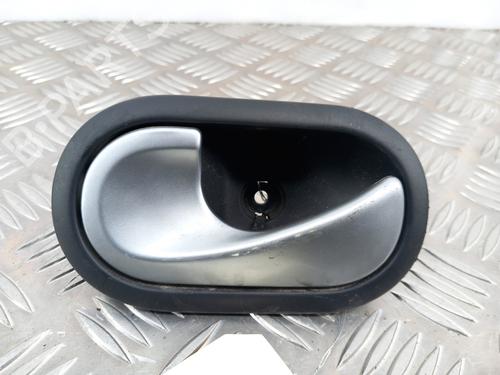 Venstre bagtil invendig håndtag RENAULT MEGANE II (BM0/1_, CM0/1_) 1.5 dCi (BM1E, CM1E) (106 hp) 28739395