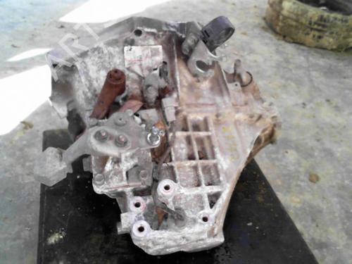 Używane Skrzynia biegów TOYOTA YARIS (_P9_) 1.3 VVT-i (SCP90_, SCP90R) (87 hp) 28766305