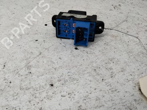 right-front-window-switch-kia-rio-iii-ub-2011-2012-2013-2014-2015-2016-2017-28781292 main image