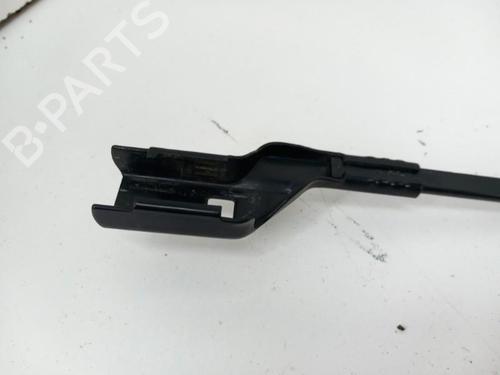 Used Front windshield wiper arm FIAT 500X (334_) 1.6 D Multijet (334AXA1B, 334AXA11) (120 hp) 28741033