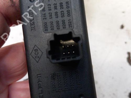 Used Warning switch Warning switch RENAULT TWINGO II (CN0_) 1.2 16V (CN04, CN0B) (75 hp) 28759004 28759004