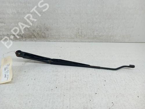 Used Front windshield wiper arm NISSAN MICRA IV (K13K, K13KK) 1.2 (80 hp) 28746302
