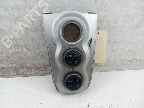 Airco bedieningspaneel TOYOTA YARIS (_P9_) 1.4 D-4D (NLP90_, NLP90R) (90 hp) 28734677