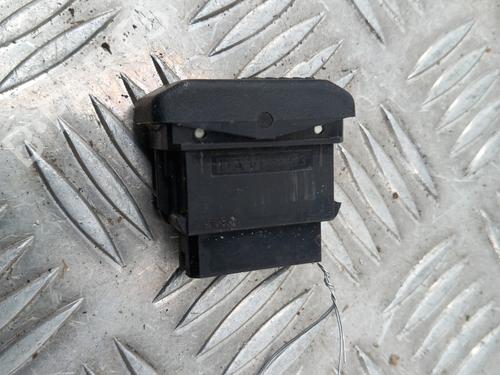 Used Right front window switch Right front window switch RENAULT ESPACE II (J/S63_) 2.1 TD (J633, J634, J/S635, J/S63D) (88 hp) 28733551 28733551
