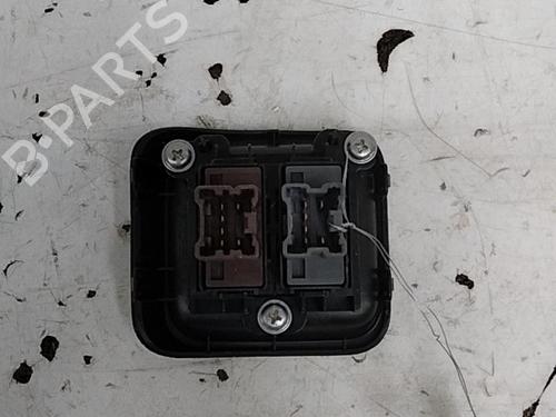 switch-nissan-juke-f15-2010-2011-2012-2013-2014-2015-2016-2017-2018-2019-28753645 main image
