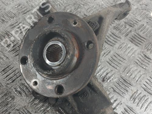 Used Left front steering knuckle PEUGEOT 5008 (0U_, 0E_) 1.6 HDi (112 hp) 31332240