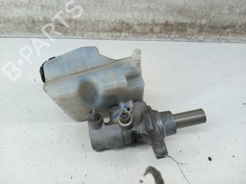 Used Brake master cylinder RENAULT TWINGO III (BCM_, BCA_) 1.0 SCe 70 (BCMB) (69 hp) 28737755