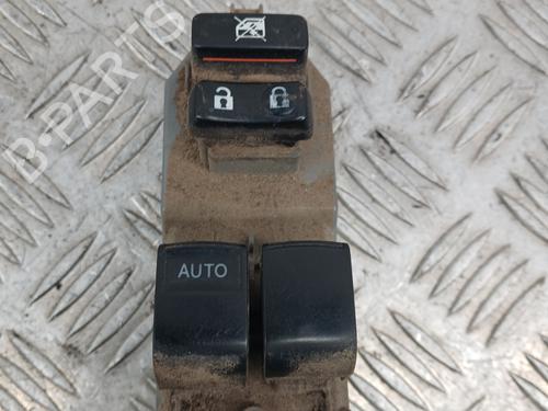 Used Left front window switch TOYOTA YARIS (_P13_) 1.4 D (NLP130_, NLP130) (90 hp) 31758410