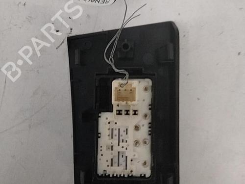 Used Right rear window switch TOYOTA AURIS Estate (_E18_) 1.8 Hybrid (ZWE186_, ZWE186R, ZWE186H) (136 hp) 28747682