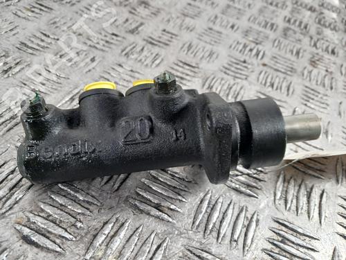 Used Brake master cylinder Brake master cylinder 37472219 37472219