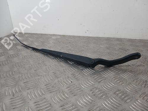 Used Front windshield wiper arm FORD FIESTA V (JH_, JD_) 1.6 TDCi (90 hp) 32064788