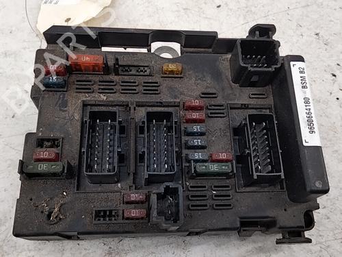 Fuse box PEUGEOT 307 Break (3E) 2.0 HDI 110 | BP28743285E1 - Image 2